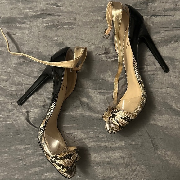 Qupid Shoes - Qupid Faux Snakeskin Heels W/ Gold Strap